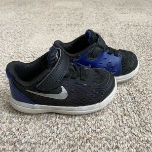 Nike toddler sneakers